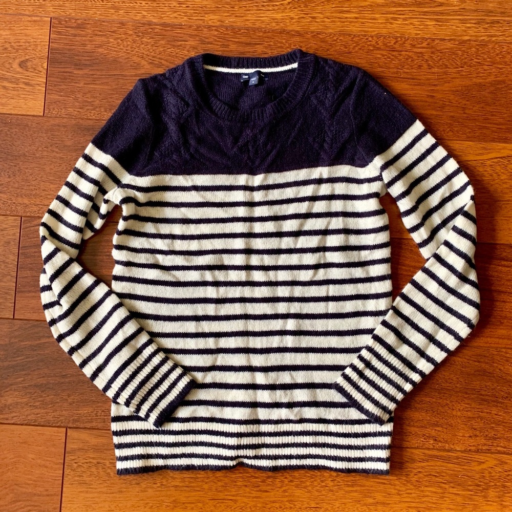 Gap navy and white striped sweater